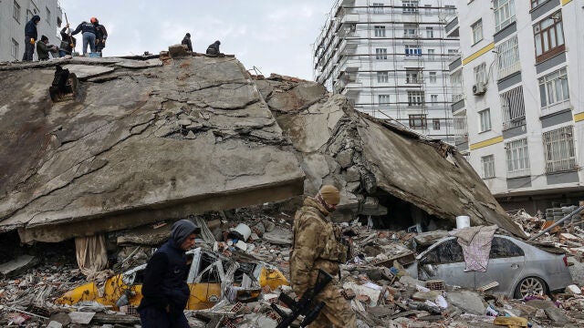 Una calle afectada por el terremoto de Turquía en 2023