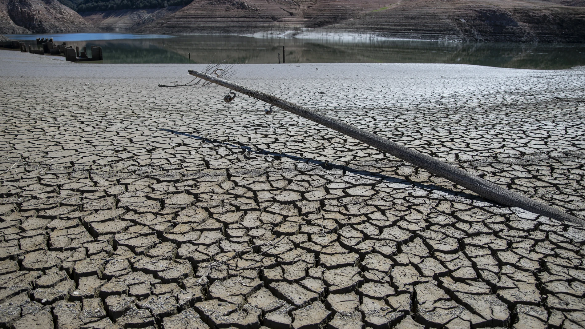 El 25% de los municipios catalanes consumen más agua de la permitida por la sequía, según la ACA