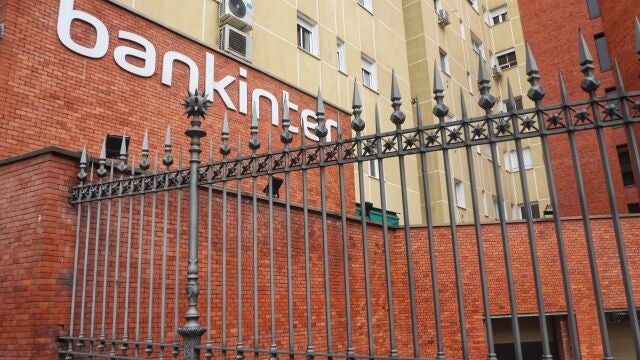 Economía.- Bankinter Consumer Finance compra por 24 millones el 50% de la financiera del gigante portugués Sonae