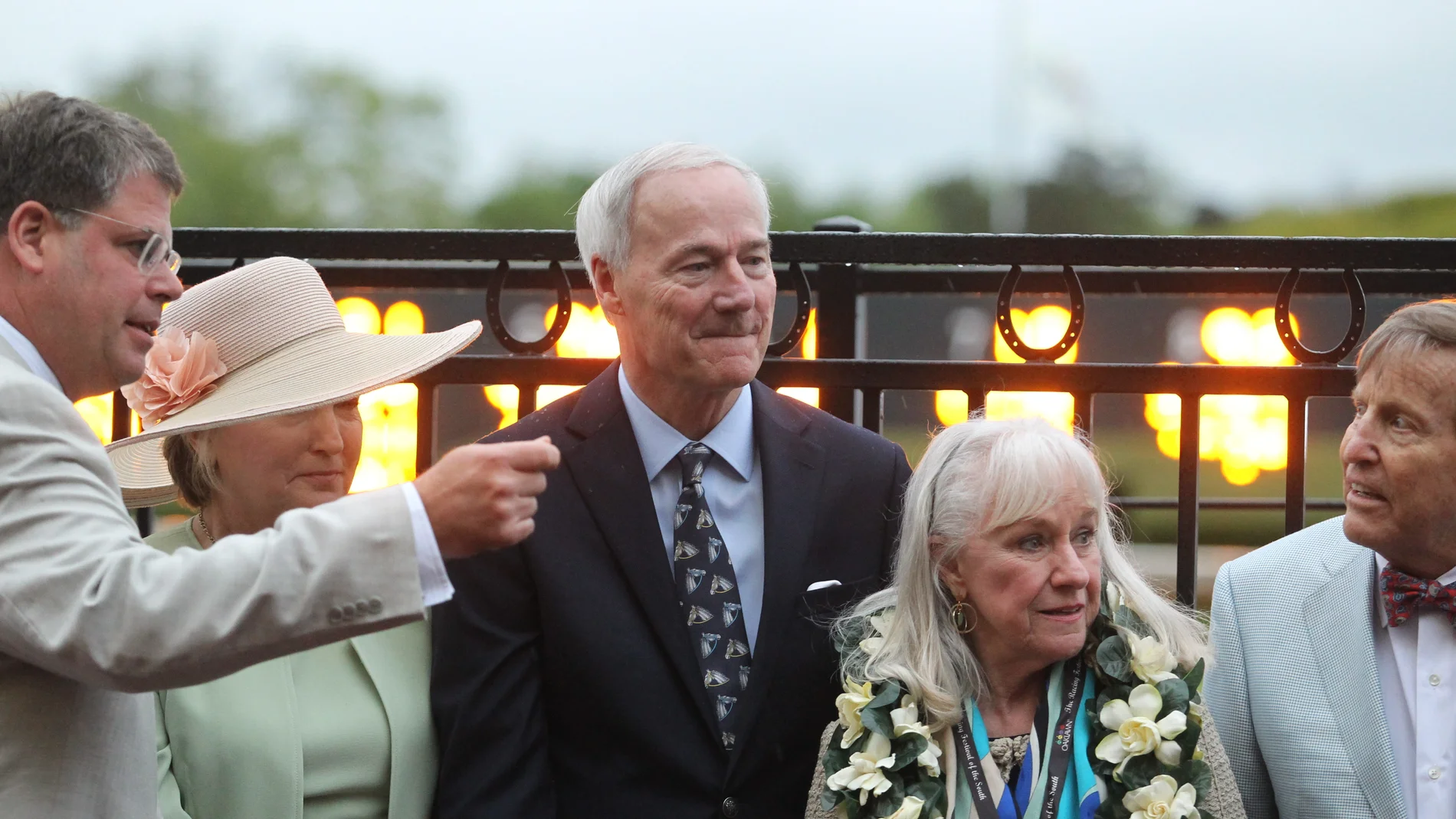 April 13, 2019 - Hot Springs, Arkansas, U.S. - April 13, 2019: Omaha Beach owner Richard Porter with Arkansas Governor Asa Hutchinson in the winners circle after winning the Arkansas Derby at Oaklawn Racing Casino Resort in Hot Springs, Arkansas. Â©Justin Manning/Eclipse Sportswire/CSM (Foto de ARCHIVO) 13/04/2019