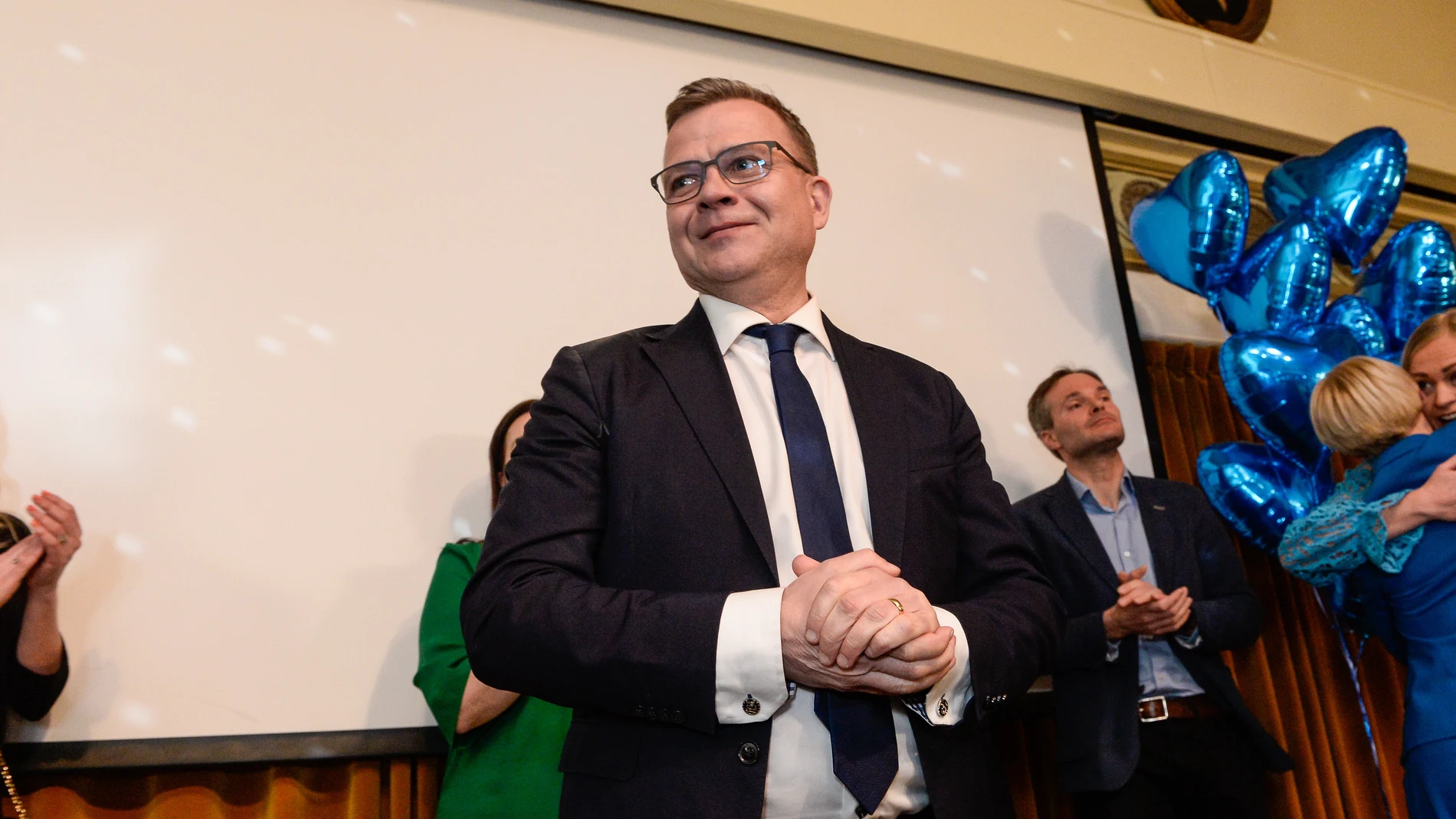El futuro primer ministro finlandés, Petteri Orpo, durante la noche electoral