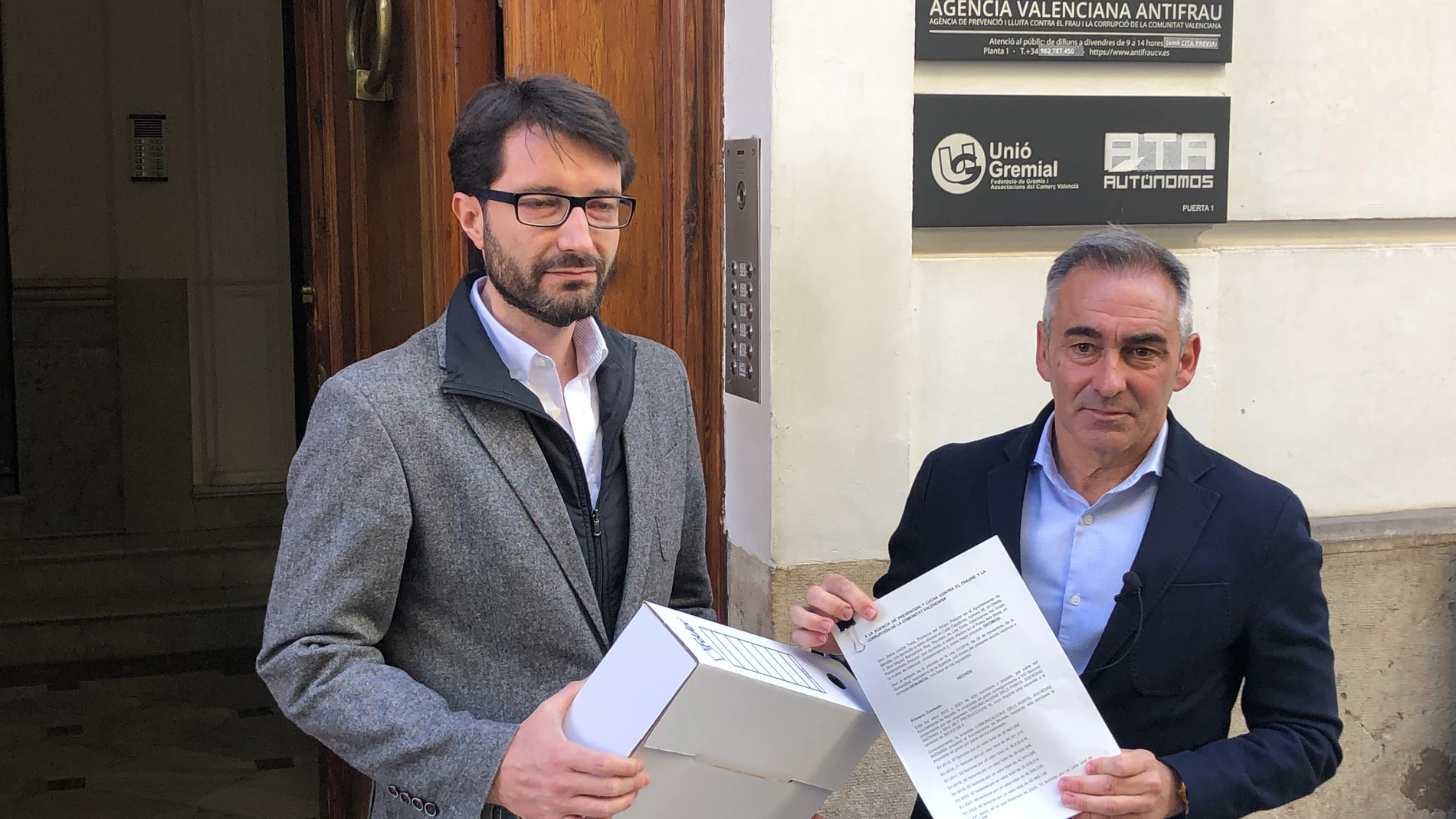 El portavoz del PP en el Ayuntamiento de Morella, Jesús Lecha, y el director de campaña del PPCV, Miguel Barrachina, presentan una denuncia en la Agencia Valenciana Antifraude EP 03/04/2023