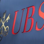 Economía/Finanzas.- UBS estudia recortar miles de empleos tras comprar Credit Suisse, según prensa