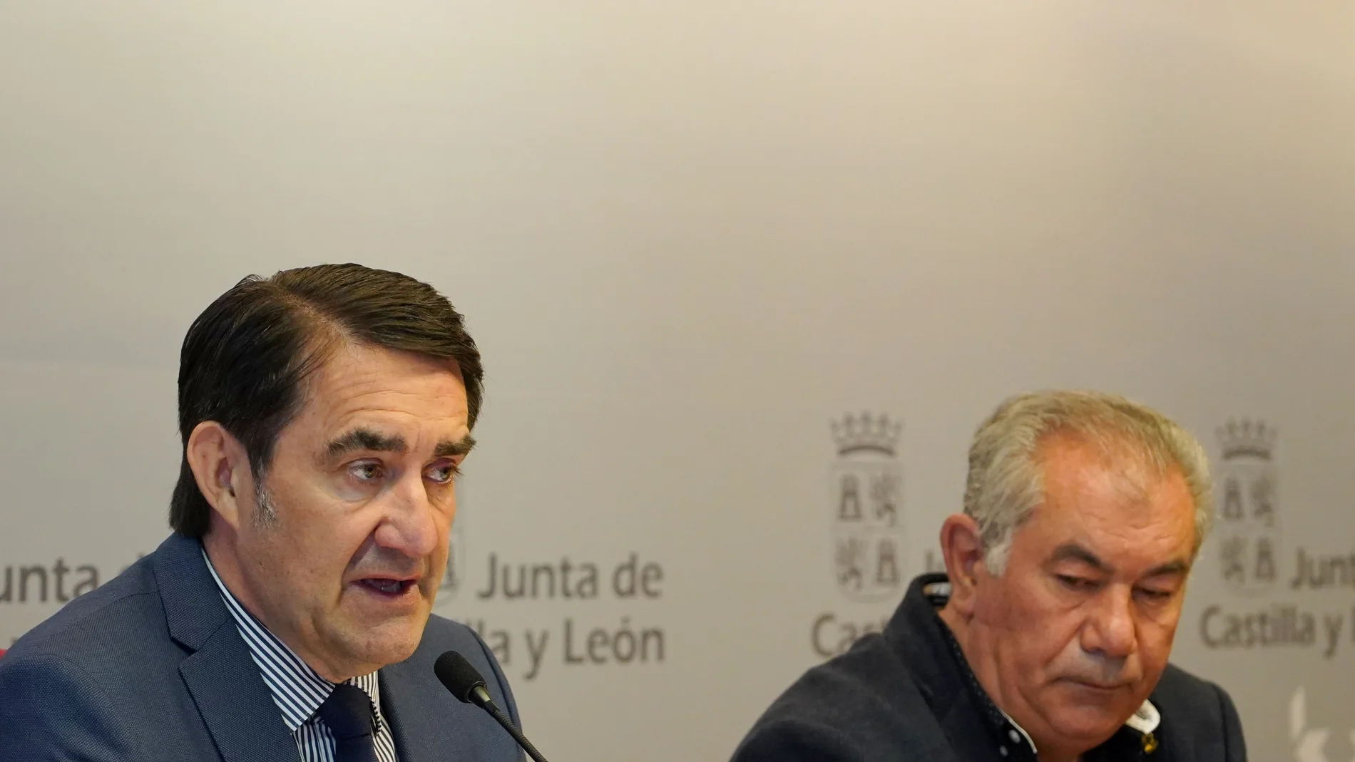 El consejero Suárez-Quiñones anuncia las ayudas en presencia de Aurelio González, líder de UPA