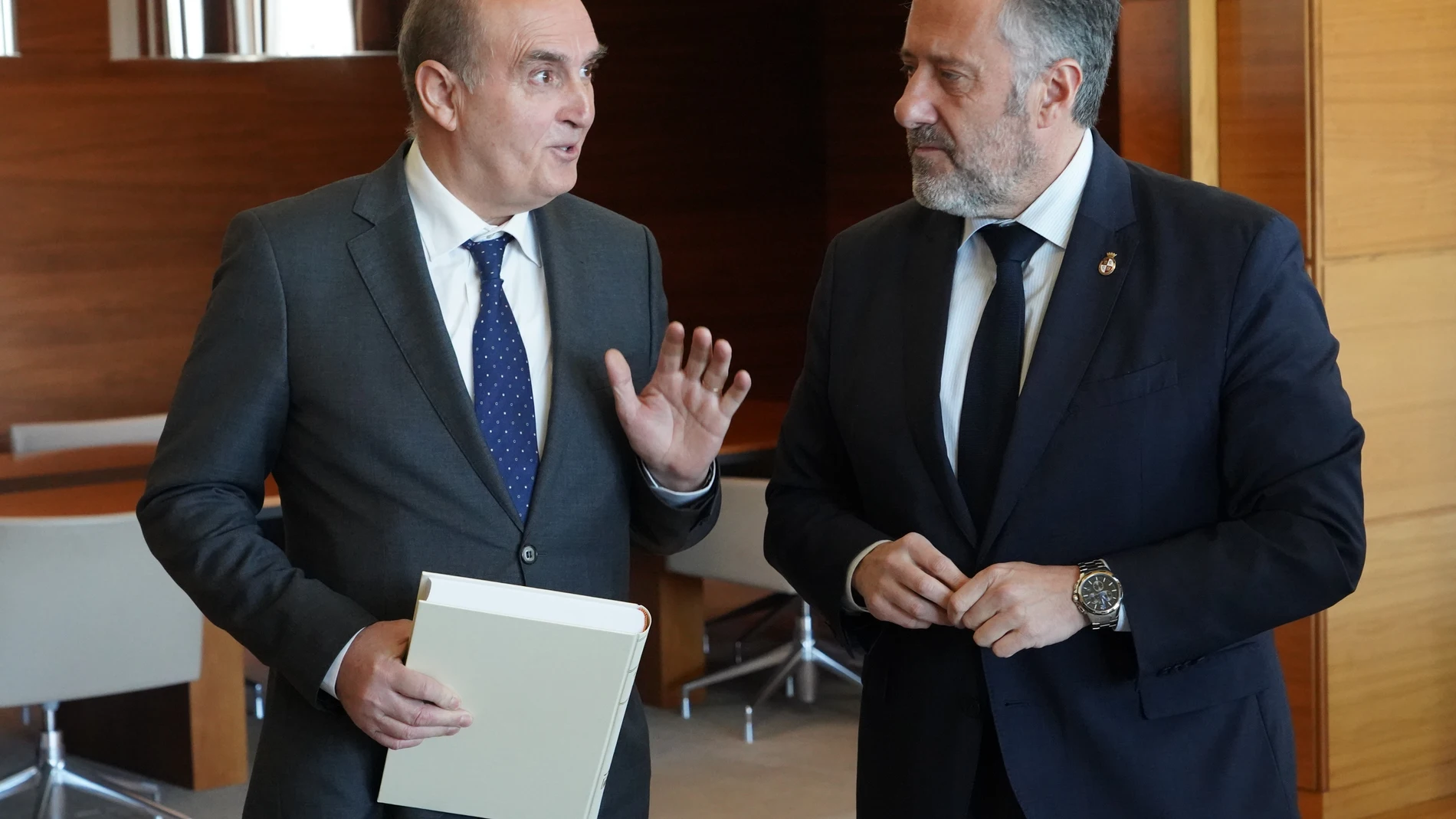 Tomás Quintana dialoga con Carlos Pollán