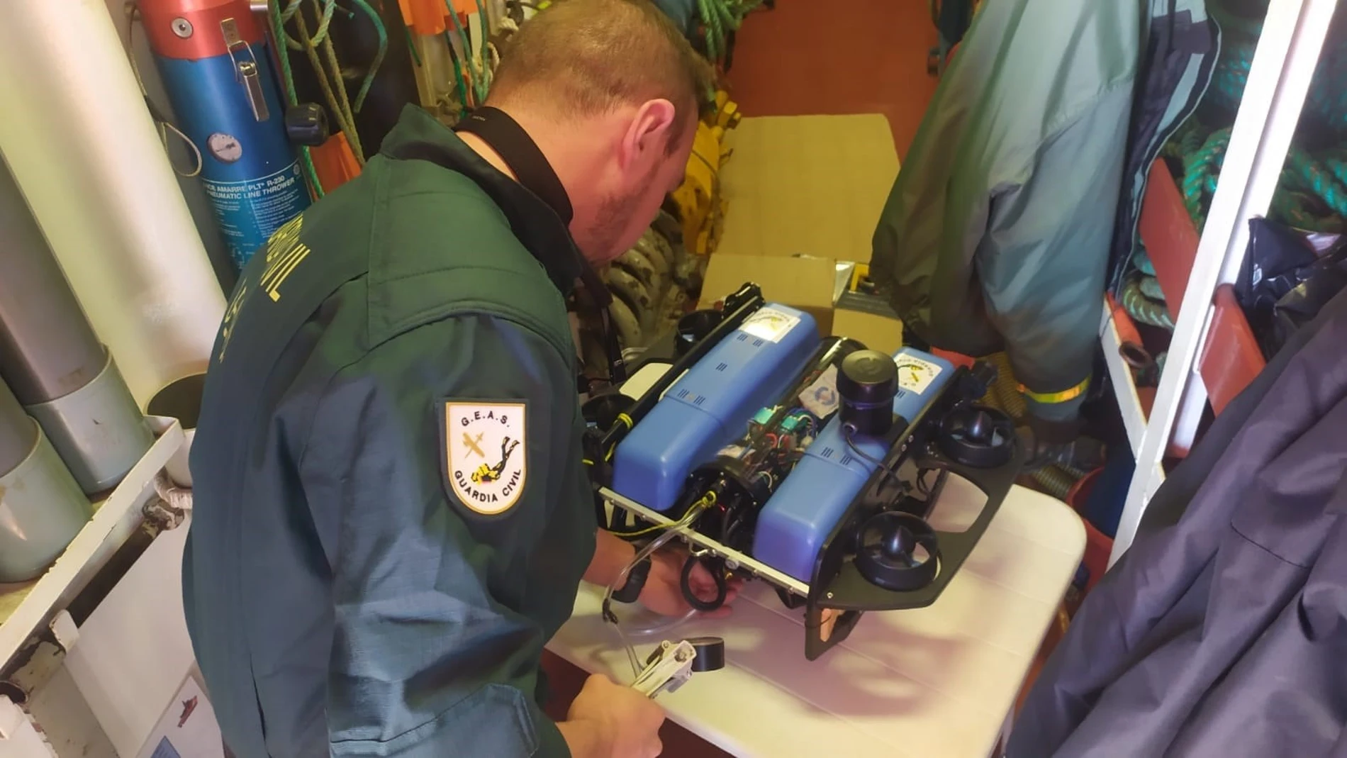 El robot de la Guardia Civil que buscará al pescador desaparecido en el naufragio