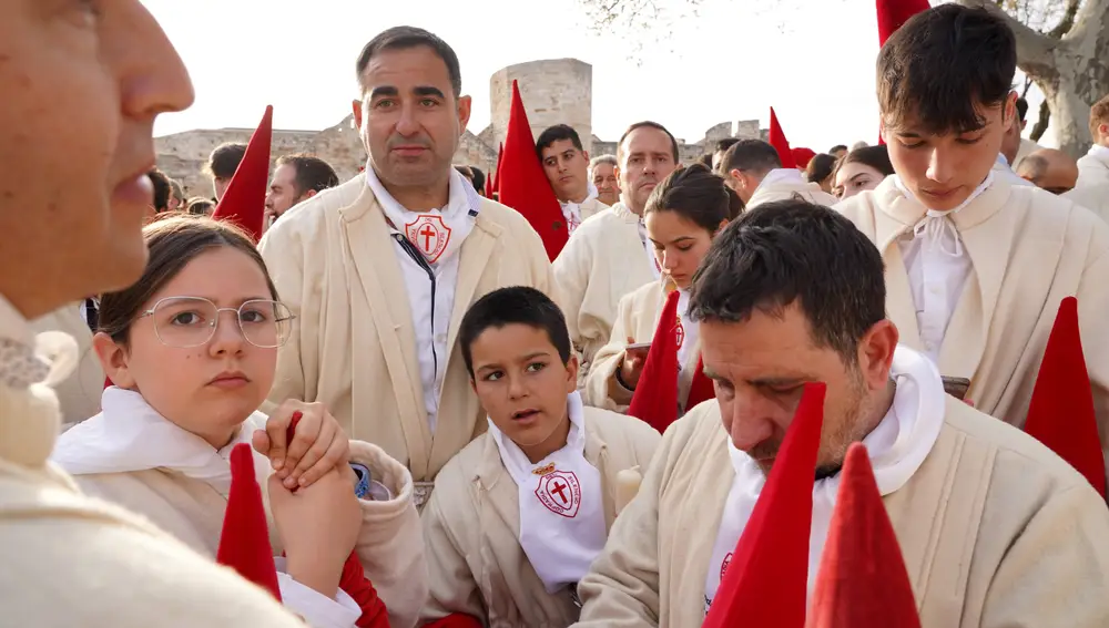 Fervor en Zamora ante la procesión del Santísimo Cristo de las Injurias