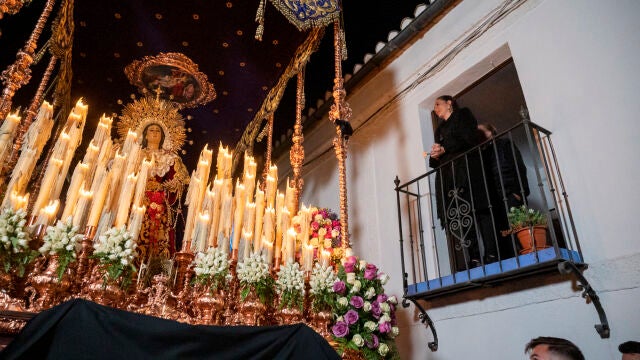 Tradicional procesión del Cristo de los Gitanos en Granada