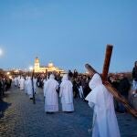 El Cristo del Amor y de la Paz sobre el Puente Romano de Salamanca