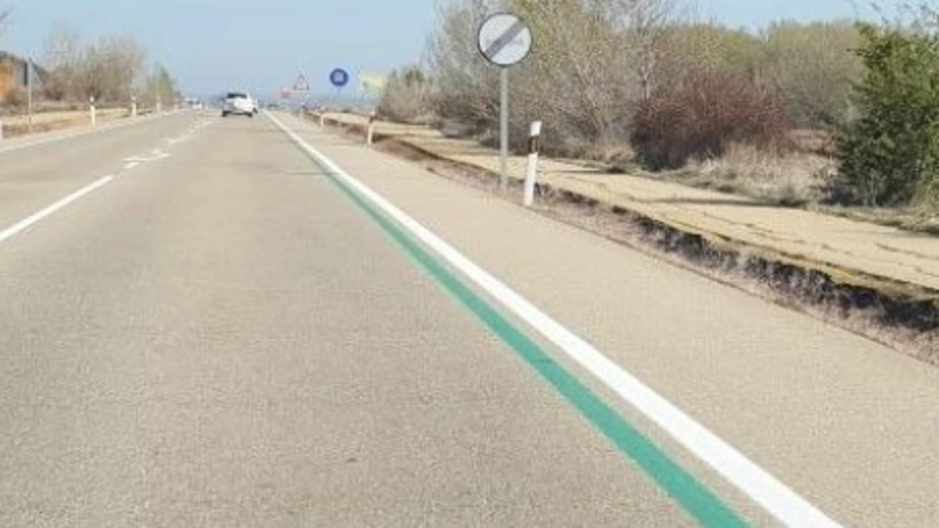 Las rayas verdes que la DGT está pintando en las carreteras pueden salvar muchas vidas
