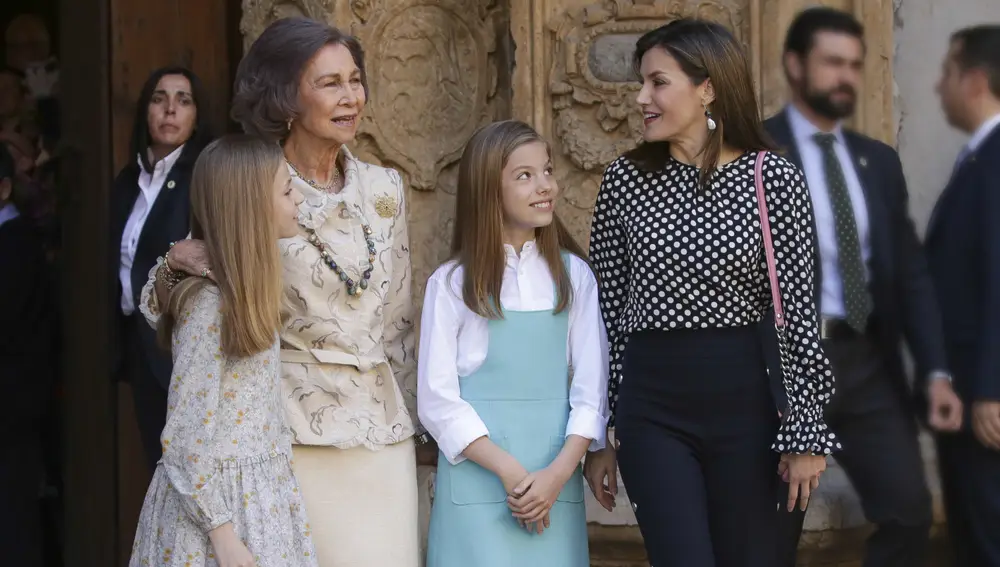 Reinas Letizia y Sofía en la misa de Pascua de 2018