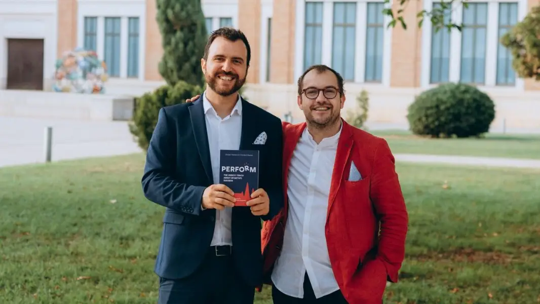 Stoyan Yankov y Cristóbal Alonso, autores de &quot;La incómoda verdad sobre el éxito en las startups&quot;