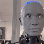 Ameca, el inquietante robot humanoide que usa la IA ChatGPT y conversa en varios idiomas.