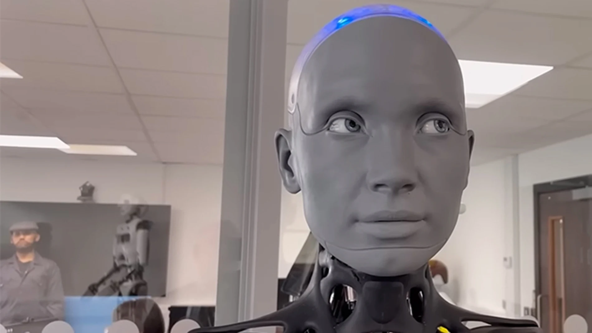 Ameca, el inquietante robot humanoide que usa la IA ChatGPT y conversa en varios idiomas.