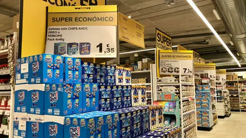 Interior de un supermercado Supeco
