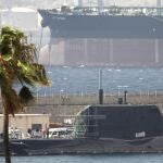 El submarino nuclear británico «HMS Ambush» en Gibraltar en 2016 tras haber chocado con un mercante en aguas españolas