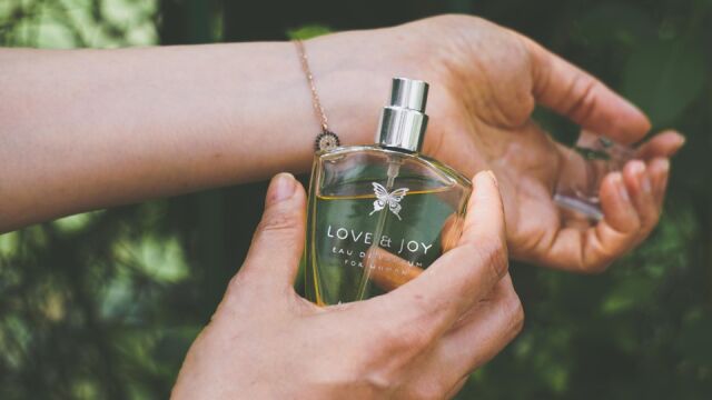 ¿Puede este perfume potenciar tu atractivo sexual?