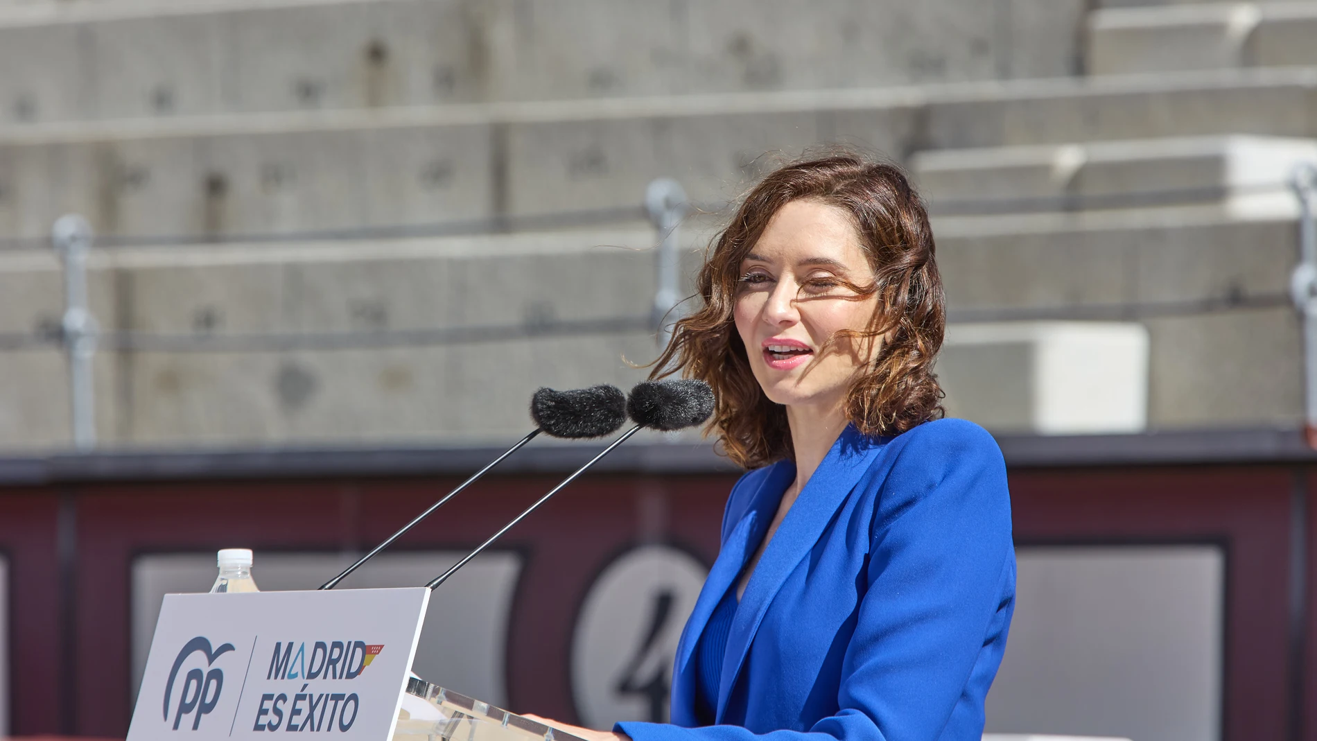 La presidenta de la Comunidad de Madrid, Isabel Díaz Ayuso, interviene durante la presentación de los candidatos del Partido Popular de Madrid a las alcaldías de los 179 municipios que conforman la región, en la Plaza de Toros de Las Ventas, a 13 de abril de 2023, en Madrid (España). El PP de Madrid, liderado por Isabel Díaz Ayuso, gobierna en la actualidad en 85 de los 179 municipios que conforman la Comunidad de Madrid, un número que aspira no sólo a mantener tras las elecciones del próximo 28 de mayo, sino a incrementar, haciéndose con algunas localidades del sur tradicionalmente socialistas como Móstoles, Leganés y Parla. 13 ABRIL 2023;PP;PARTIDO POPULAR;ELECCIONES;MADRID;ALCALDES;MUNICIPIOS;MUNICIPALES Jesús Hellín / Europa Press 13/04/2023