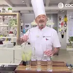 Karlos Arguiñano prepara el batido de frutas detox