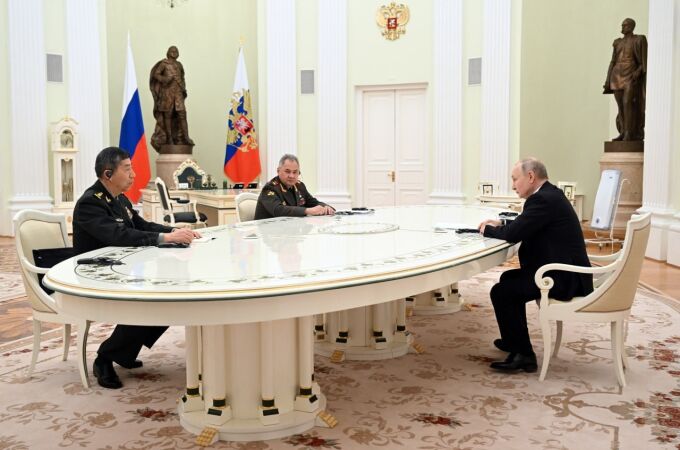 Putin recibe al ministro de Defensa chino en Moscú
