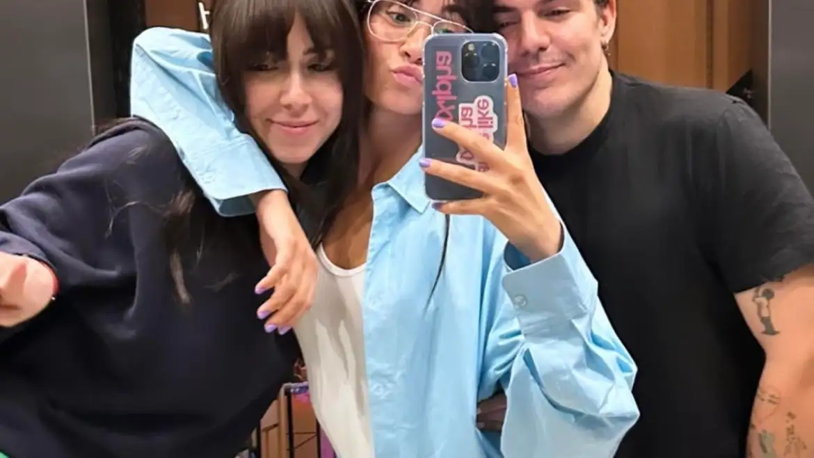 Aitana con look cómodo en México. 