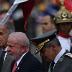 Lula celebra el Día del Ejército en un acto de fuerte simbolismo democrático