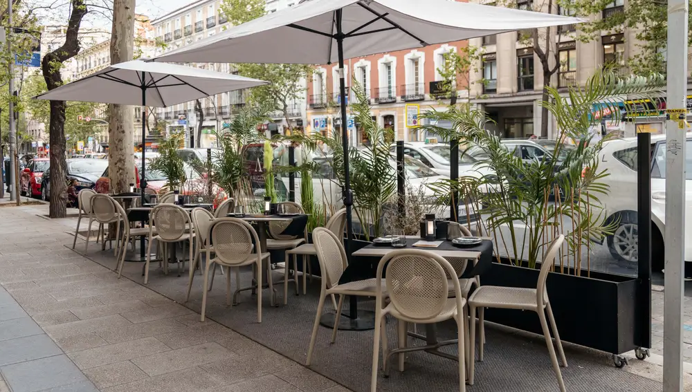 El restaurante acaba de inaugurar su terraza en el número siete de la calle Génova
