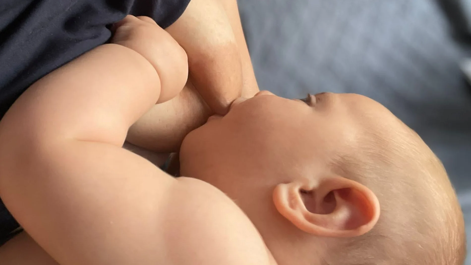 La díada madre-bebé es fundamental en la lactancia