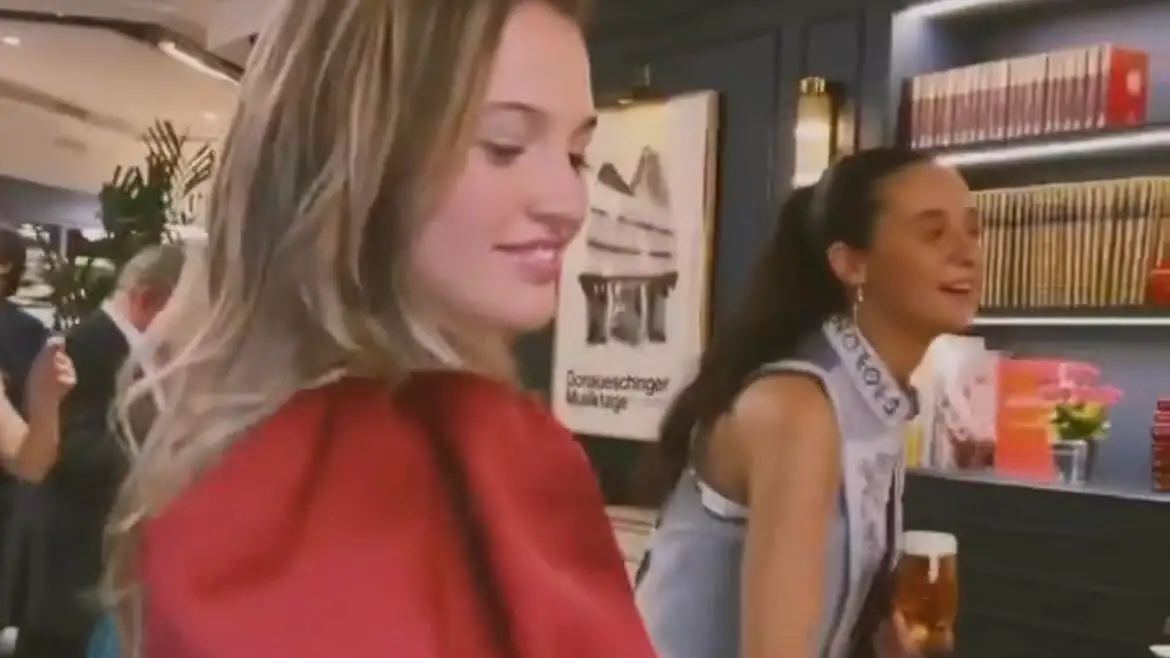 Victoria Federica de fiesta con amigas.