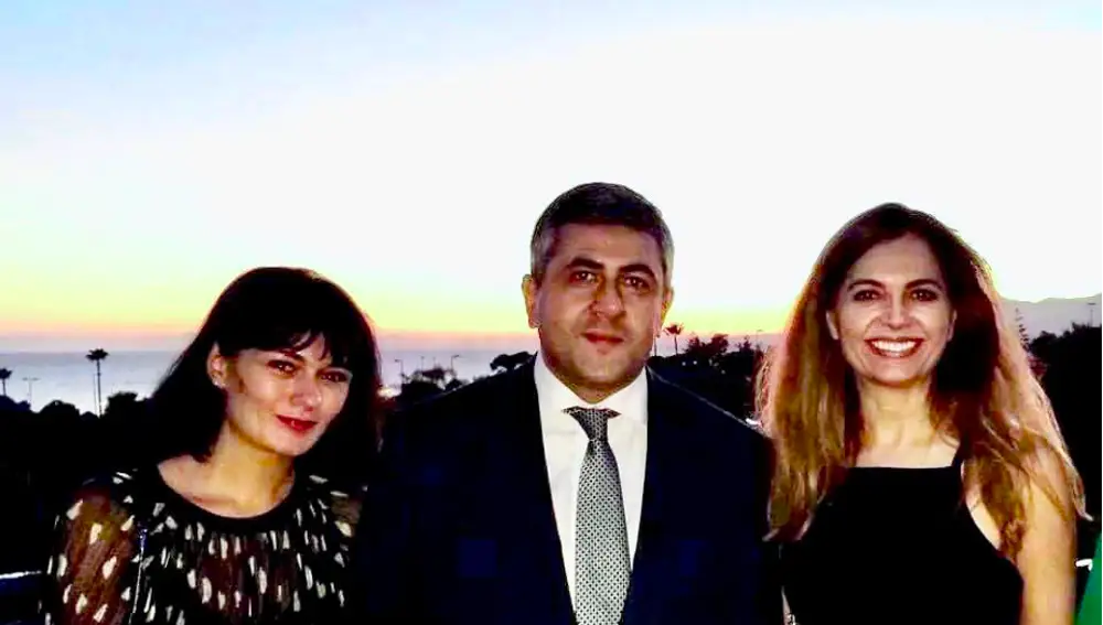 Tamara Bakradze, el SG de la OMT Zurab Pololikashvili y Nasrin Zhiyan durante la ceremonia de la Primera Piedra en Rio Real Marbella