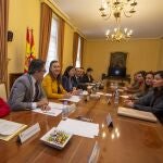 La delegada del Gobierno, Virginia Barcones, preside la Comisión Autonómica de Fomento del Empleo Agrario en Ávila