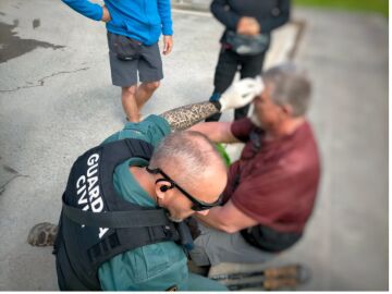 La Guardia Civil de Navarra auxilia a un peregrino estadounidense de 66 años con un golpe en la nariz y cabeza