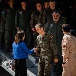 Robles recibe al contingente militar español de la operación de rescate de civiles en Sudán 