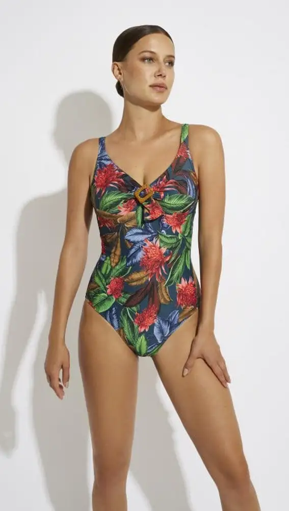 banador estampado que lucido pilar rubio madrid 67 The printed swimsuit that Pilar Rubio has worn in Madrid.