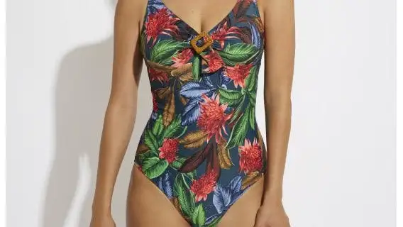 El bañador estampado que ha lucido Pilar Rubio en Madrid. 
