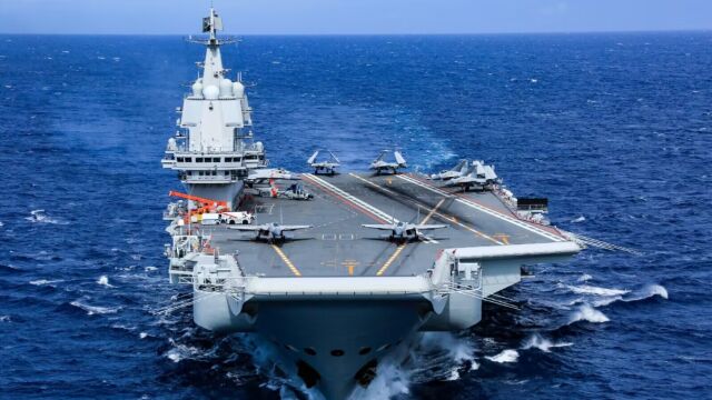 El portaaviones chino Shandong 