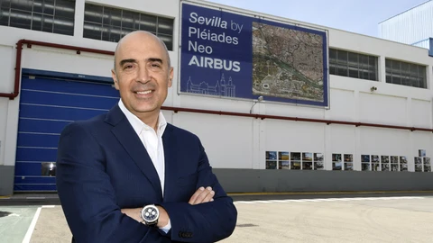 El vicepresidente ejecutivo de Airbus España, Francisco Javier Sánchez Segura, en la planta de Tablada (Sevilla)