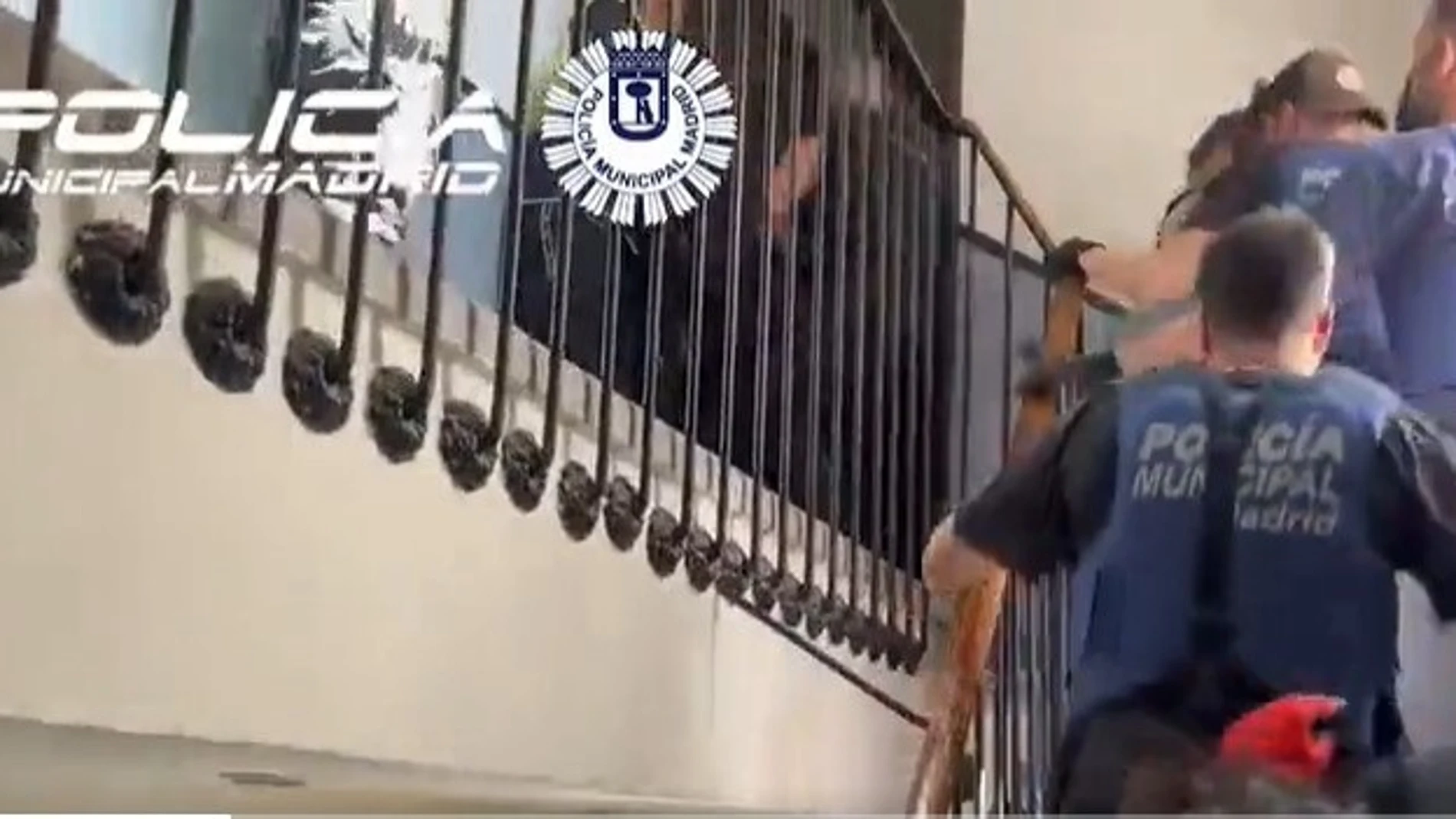 Dos detenidos y un punto de venta cerrado en la desarticulación de un 'narcopiso' en Lavapiés