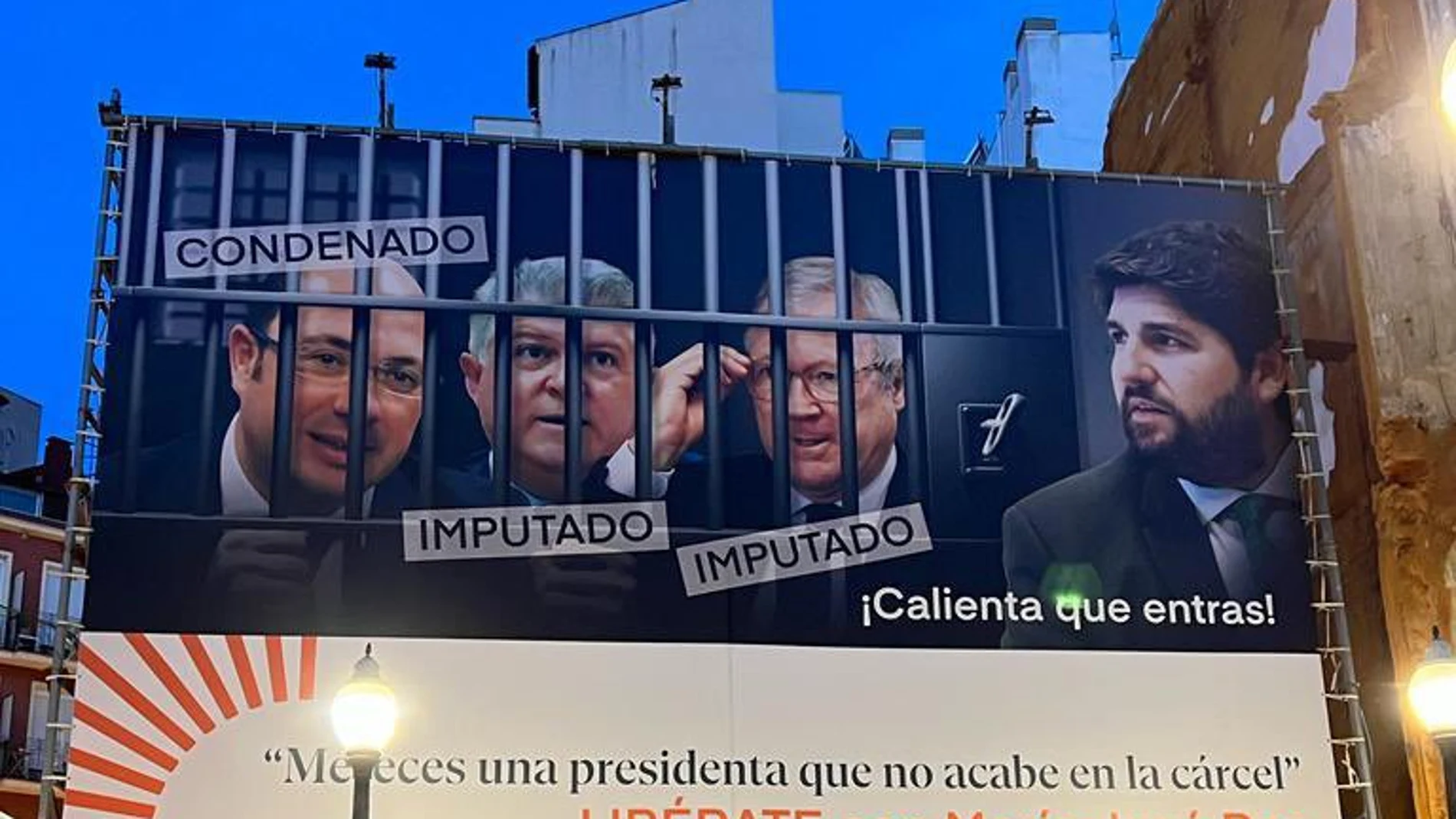 Ciudadanos ha colocado un polémico cartel señalando la corrupción política en Murcia