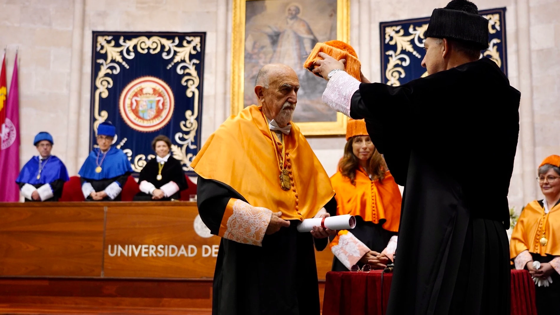 La UVa inviste como Doctor Honoris Causa a Álvaro Cuervo García, una de las figuras más prominentes del ámbito de la investigación en Economía de Empresa en España