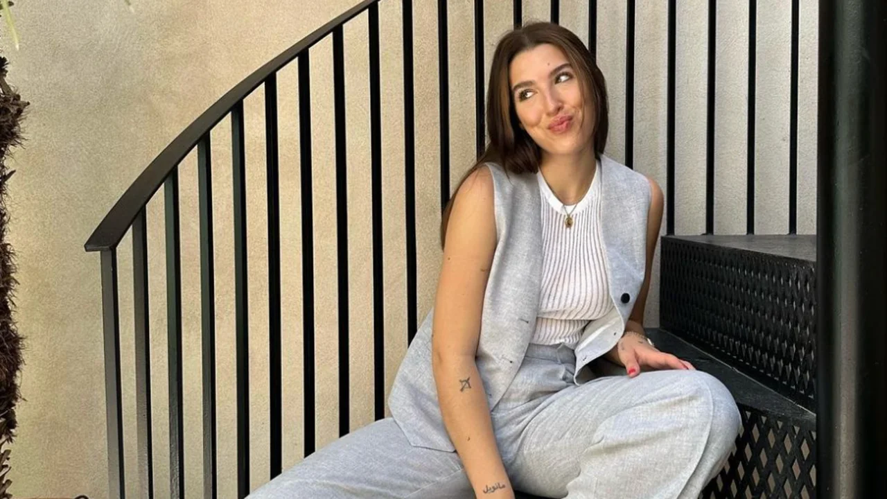 espectacular look de Alba Díaz con el traje de lino con chaleco de Mango: la prenda viral todoterreno favorita de las influencers para ir arregladas y a la última