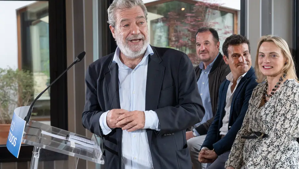 Miguel Ángel Rodríguez cierra de manera simbólica la lista municipal del PP para las elecciones en Durango, Vizcaya