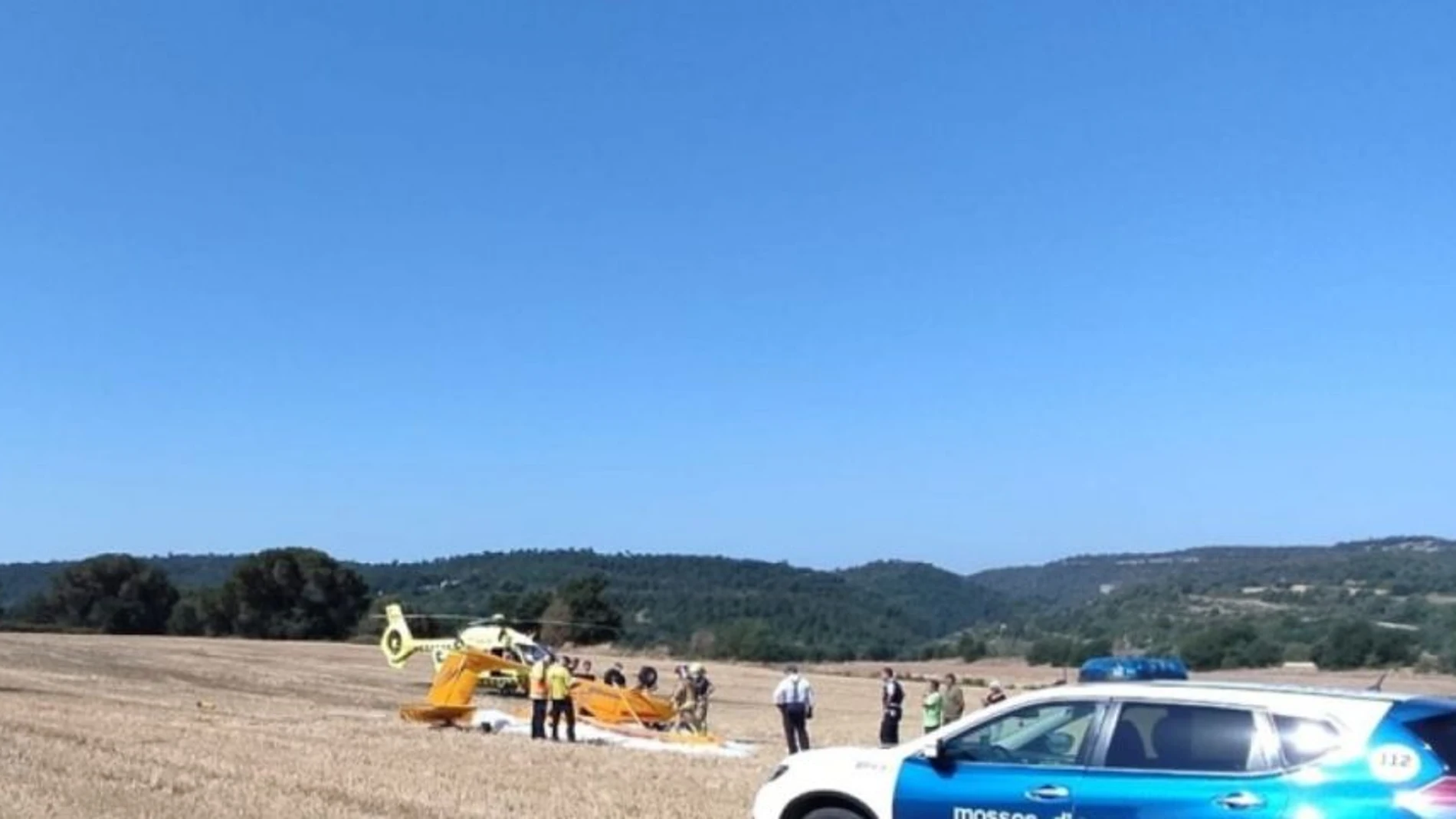 Mueren cuatro personas al chocar dos ultraligeros en Barcelona