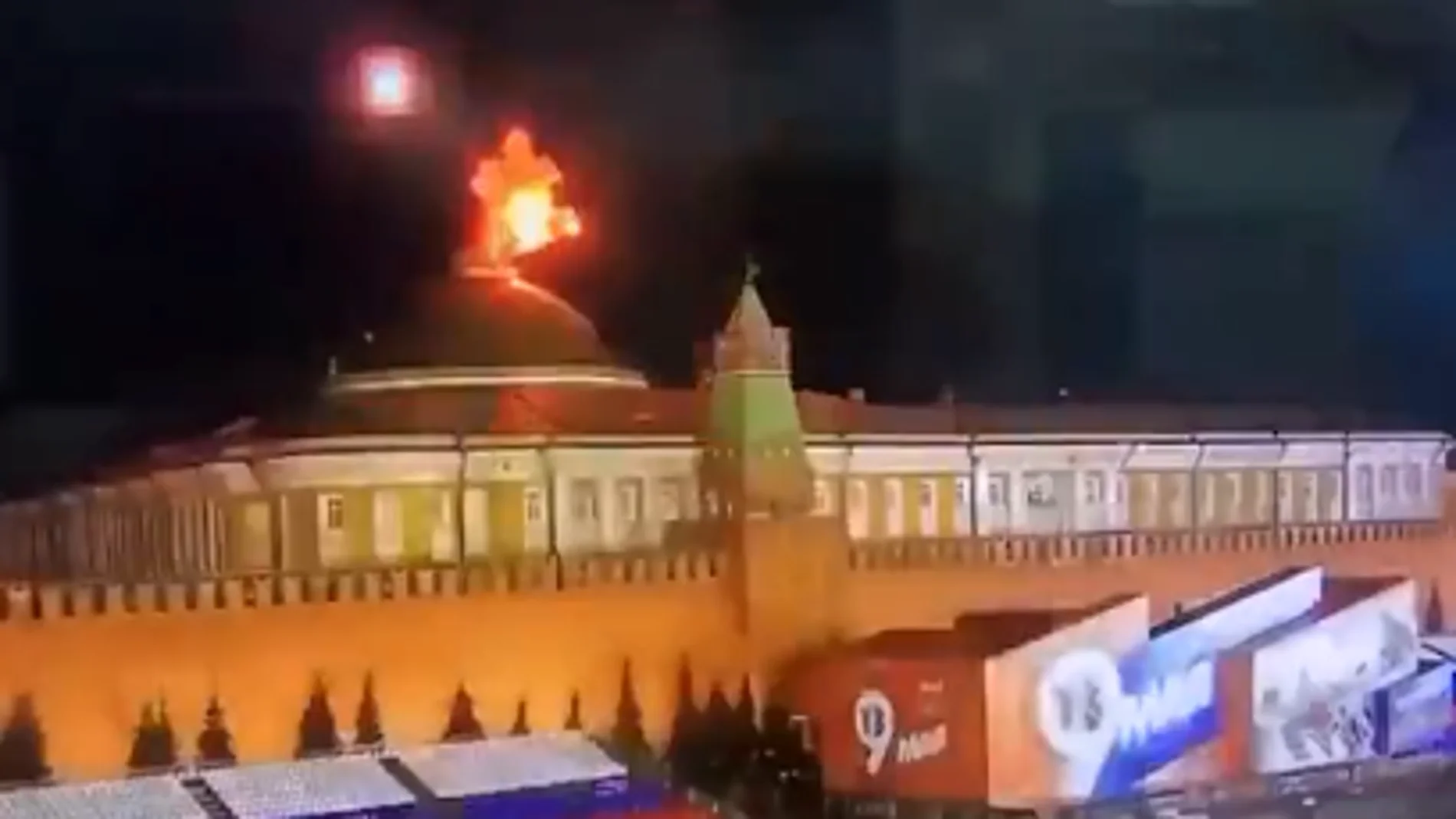 Momento en que un drone es derribado sobre el Kremlin