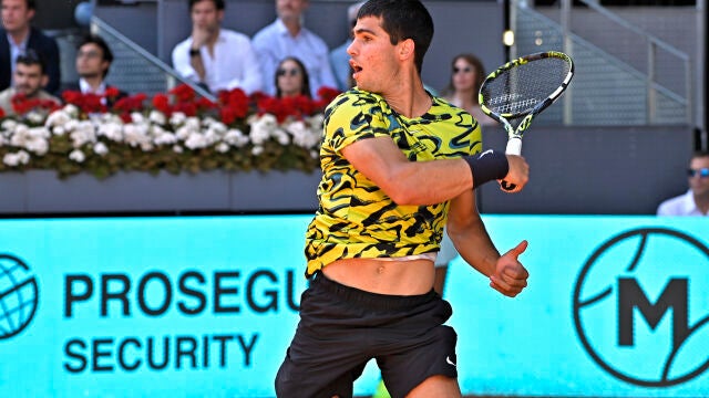 Carlos Alcaraz se enfrenta a Karén Jachánov en los cuartos de final del Mutua Madrid Open de tenis