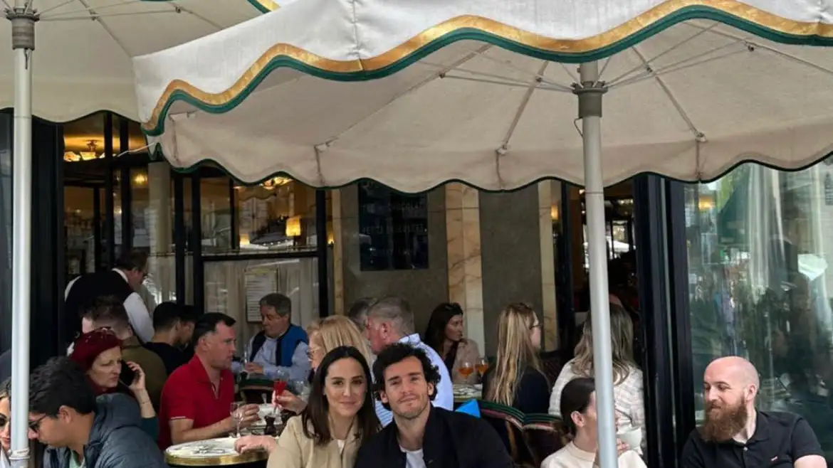 Tamara Falcó disfrutando de París junto a Íñigo Onieva.