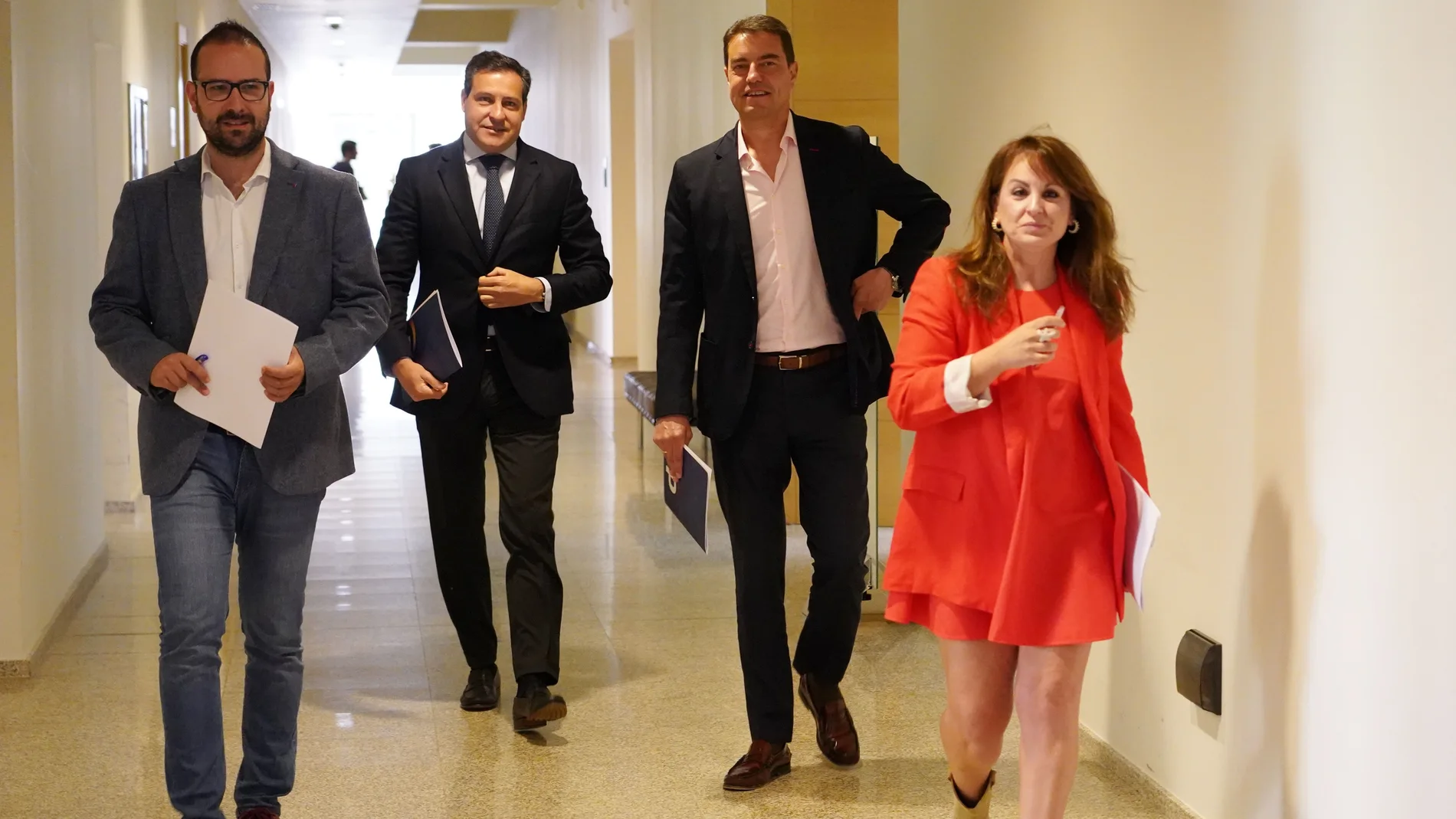 Lo spopulares Raúl d ela Hoz y Ángel Ibáñez llegan a la Junta de portavoces junto a los socialistas Ángel Hernández y Patricia Gómez