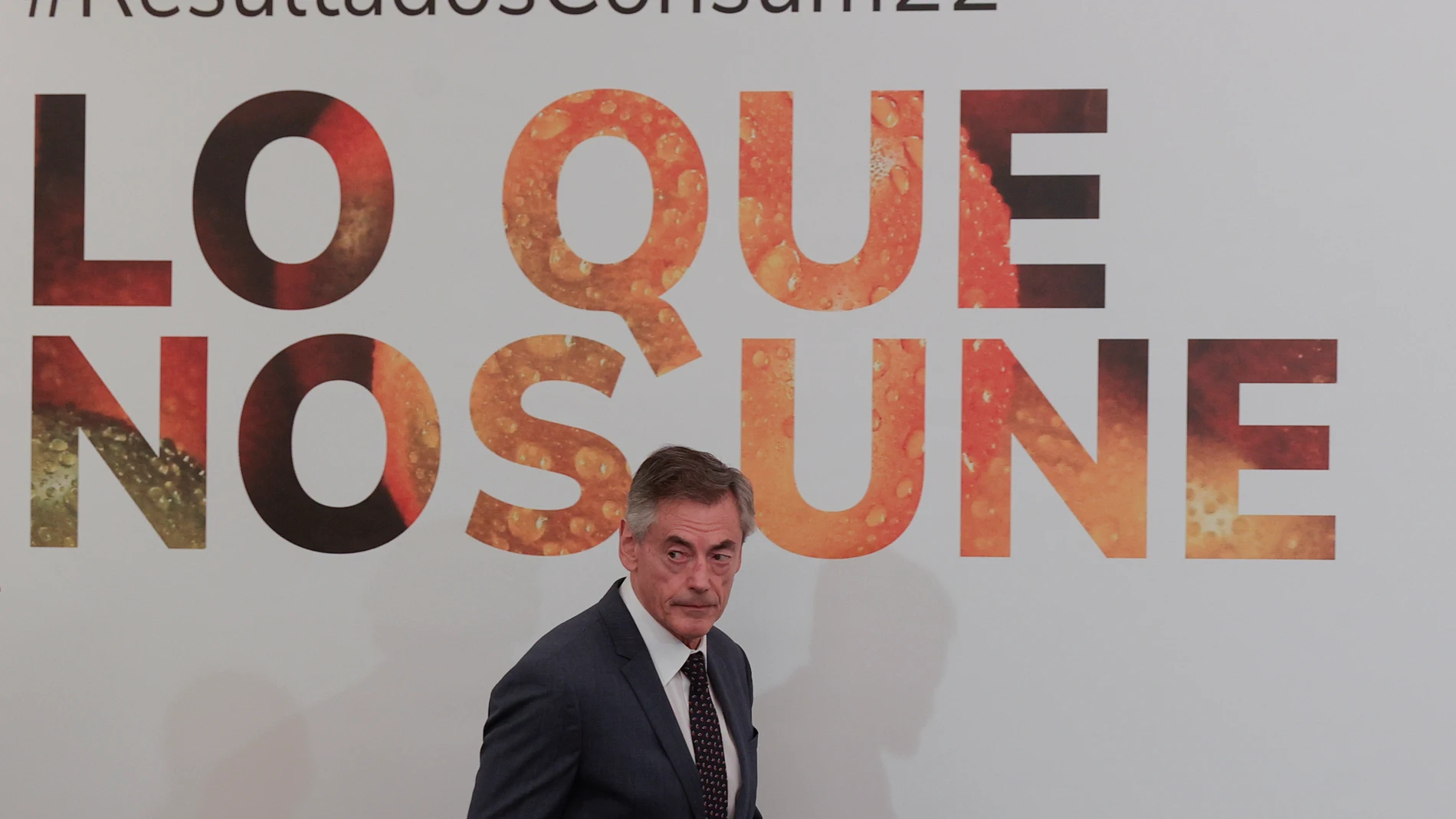 El director general de Consum, Juan Luis Durich, ayer durante la rueda de prensa