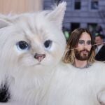  El actor estadounidense Jared Leto posa hoy a su llegada a la Met Gala 2023, en Nueva York (EE.UU)