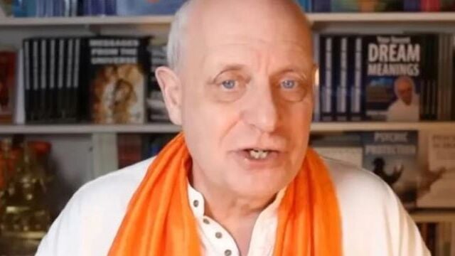 El vidente que predijo la muerte de Isabel II pone fecha exacta a la Tercera Guerra Mundial: "Va a ser pronto"
